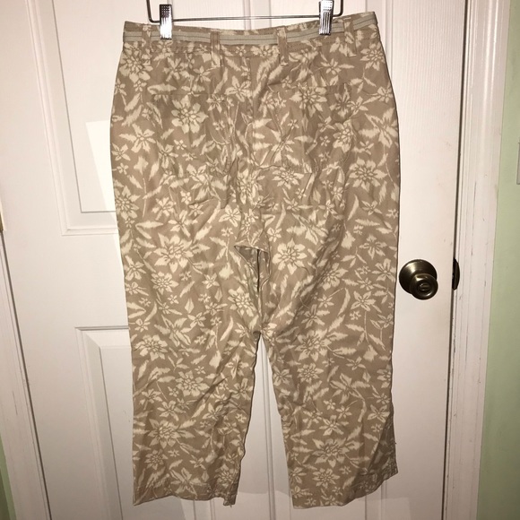 Faded Glory 4 Cropped Pants - Picture 5 of 9